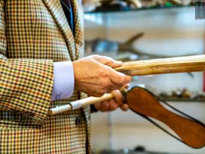 Stessa funzione della �fergola�: pezzo di legno utilizzato dai barbieri di un tempo per ravvivare la lama dei loro rasoi